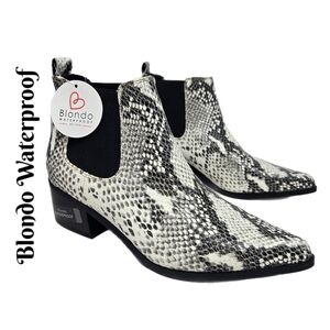 Blondo Emelia Waterproof Boots Sz 7M Snake Skin Embossed Cowgirl Inspired Casual